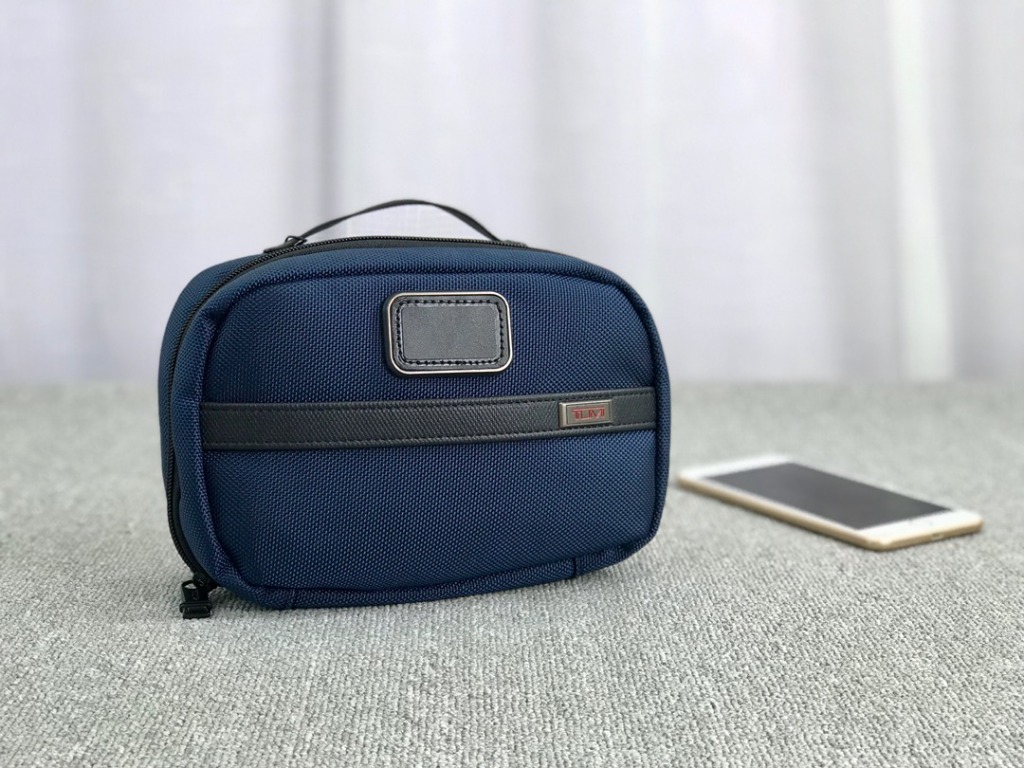 Tumi split travel kit hot sale