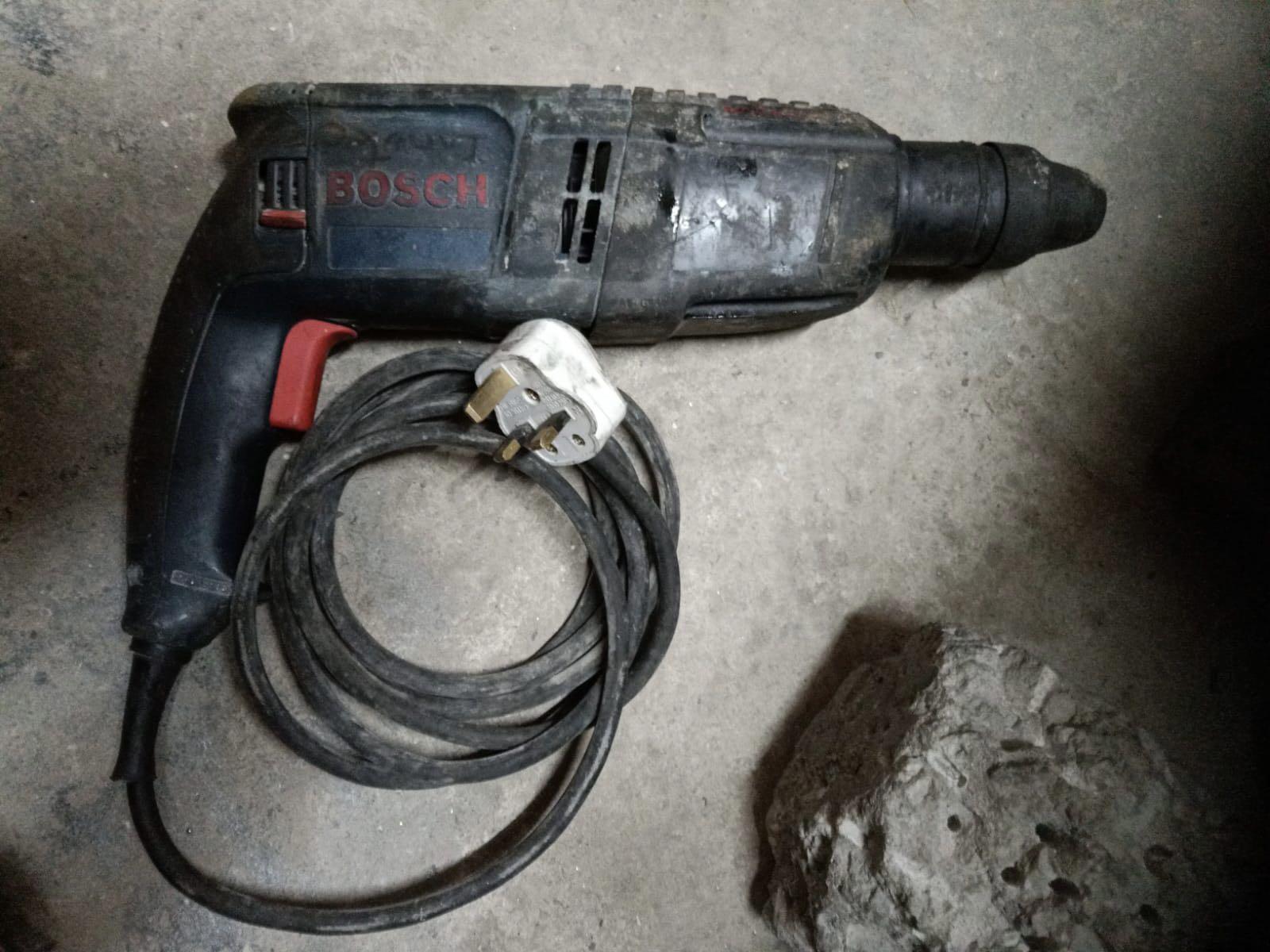 USED BOSCH GBH 2 26 RE ROTARY HAMMER DRILL Hobbies Toys