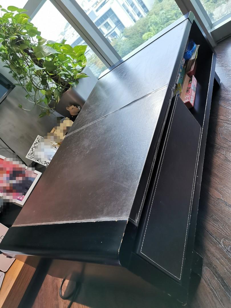 Used living room coffee table, Furniture & Home Living, Furniture