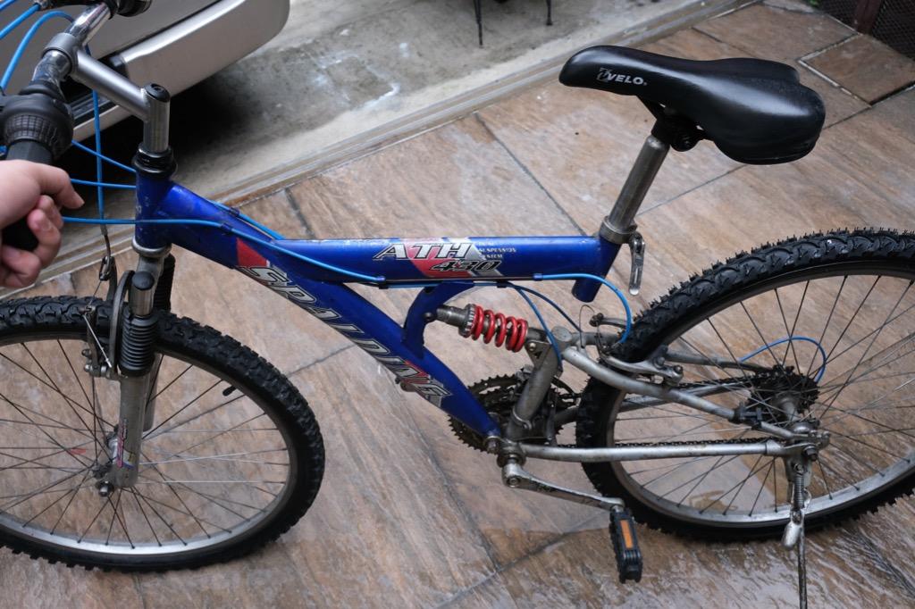 Blue Spalding Mountain Bike MTB 26er front and back shock