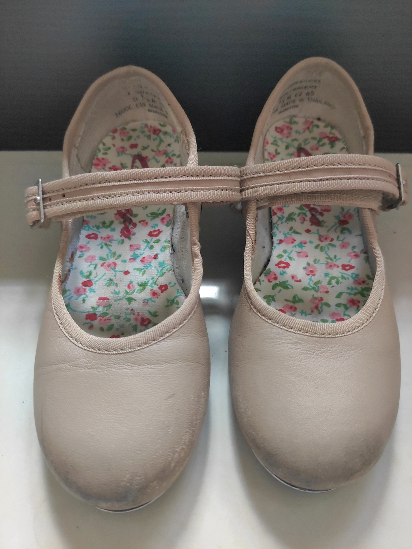 Capezio Girl Tap Shoes Size 11.5M