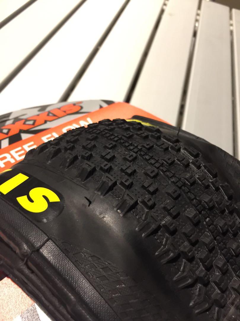 Maxxis free flow mtb tires (Category: Bicycles) located in Antipolo. Submitted by mike.martinez (Listing ID 1067477500, Image 2). Description: Maxxis Free Flow Silkworm 26 x 1.95 Foldable Brandnew 1 pc P1250 Masinag area 09064716721 .