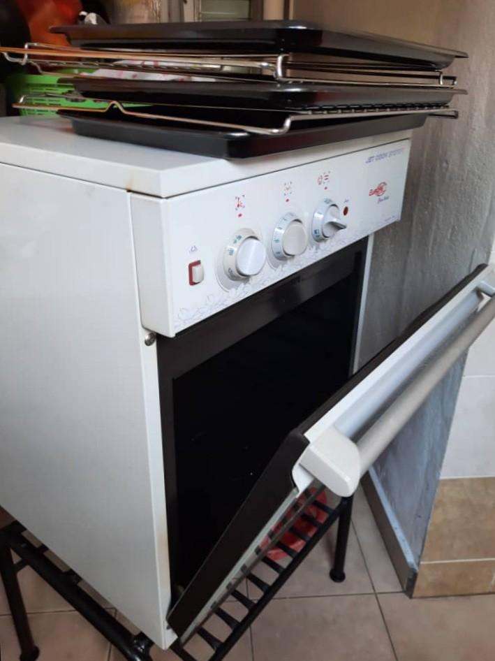 Europa Oven Mate, TV & Home Appliances, Kitchen Appliances, Ovens