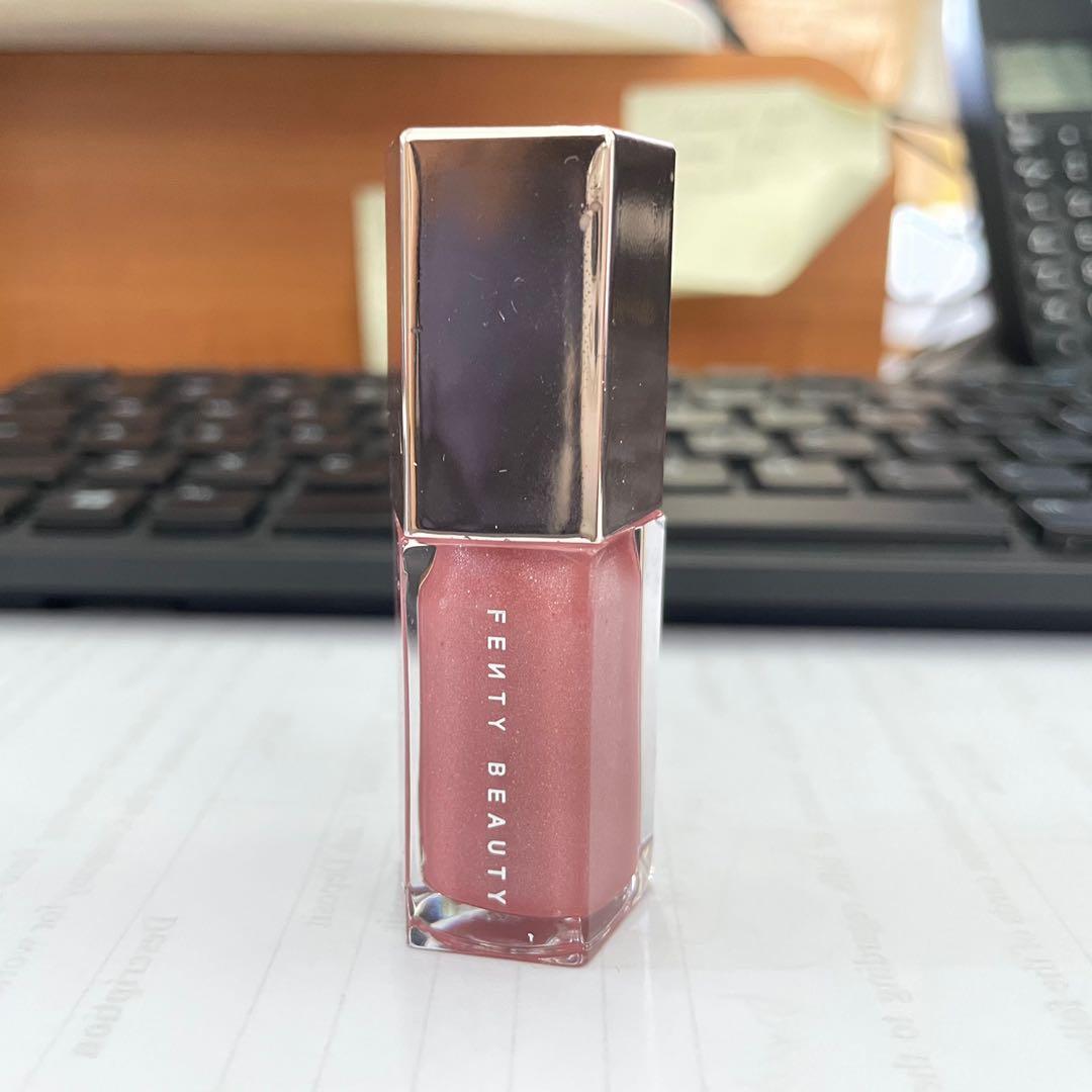 FENTY BEAUTY Gloss Bomb Universal Lip Luminizer in Fussy 5.5ml, Beauty & Personal Care, Face