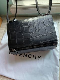 （分類：）位於 。 由 raffasy89 提交（商品編號 1067437472，圖片 1）。簡介： 。