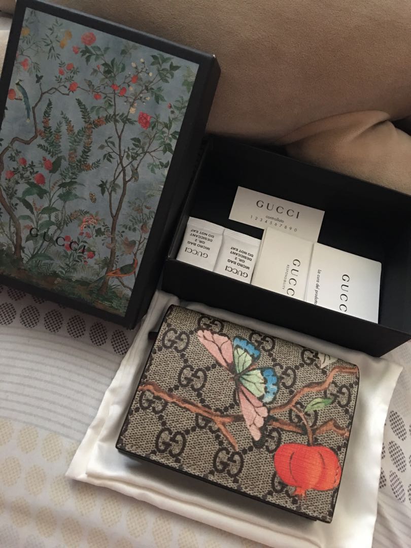 Gucci Tian GG Supreme card case 