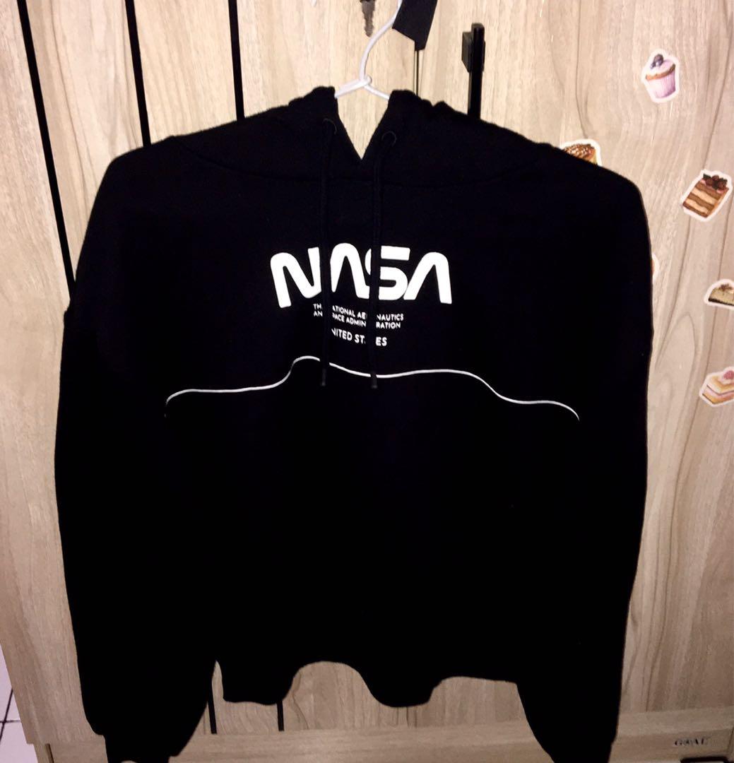 H m nasa hoodie saudara bershka zara colorbox pull bear semi crop Fesyen Wanita Pakaian Wanita Atasan di Carousell