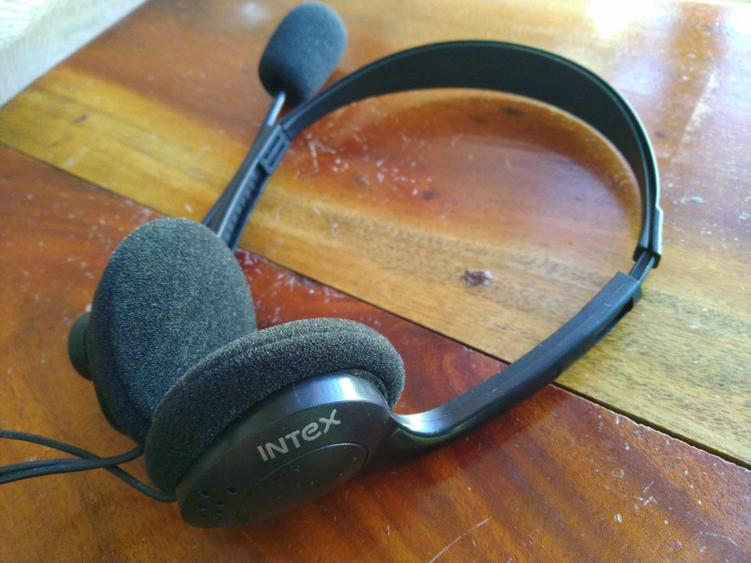 headphones with mic intex