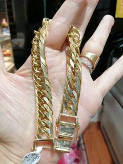 (Category: ) located in . Submitted by RealGoldPawnable18K21K24K (Listing ID 1067495356, Image 1). Description: .