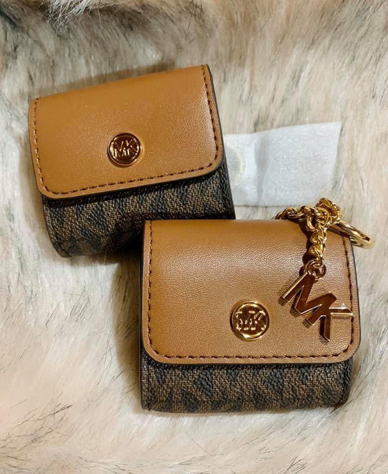 michael kors coin purse or airpods case, Women's Fashion, Bags & Wallets,  Wallets & Card holders on Carousell
