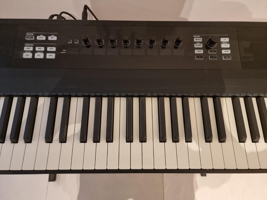 Native Instruments Komplete Kontrol S88 MK1 MIDI Controller Keyboard