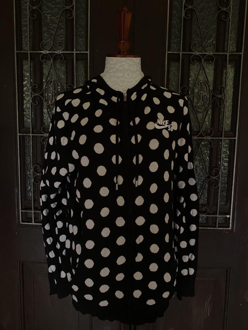 nike polka dot jacket Men s Fashion Coats Jackets and Outerwear on Carousell