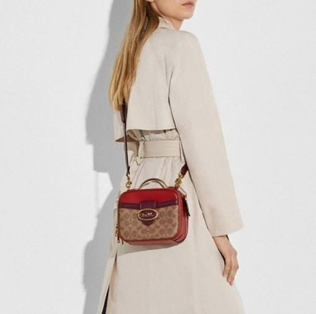 Riley lunchbox bag in colorblock signature canvas on sale