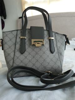 （分類：）位於 。 由 fashly18 提交（商品編號 1067427941，圖片 1）。簡介： 。