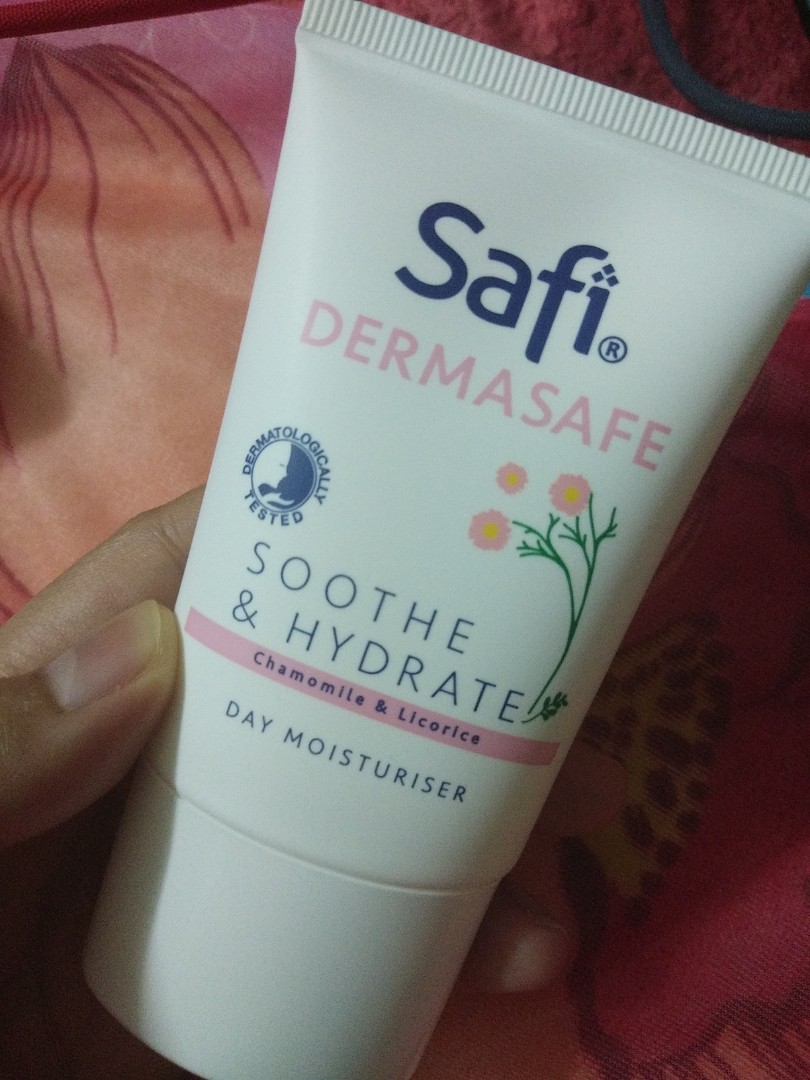 dermasafe soothe & hydrate day moisturizer
