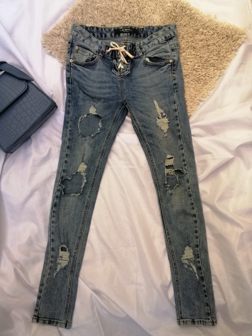 tattered_jean_1612414575_6b43339c.jpg
