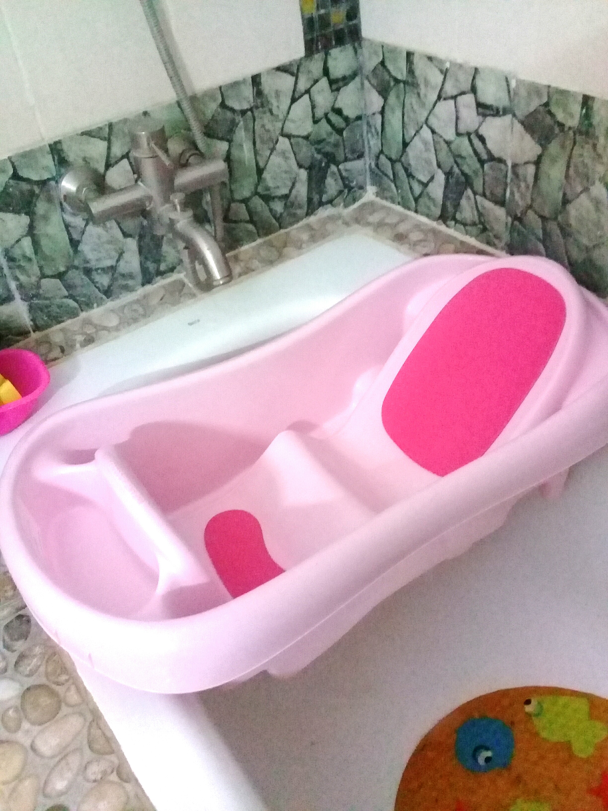 The First Years Sure Comfort Deluxe Baby Bath Tub With Padding And Net Newborn To Infant To Toddler Feature Color Pink Babies Kids Bathing Changing Other Baby Bathing Changing