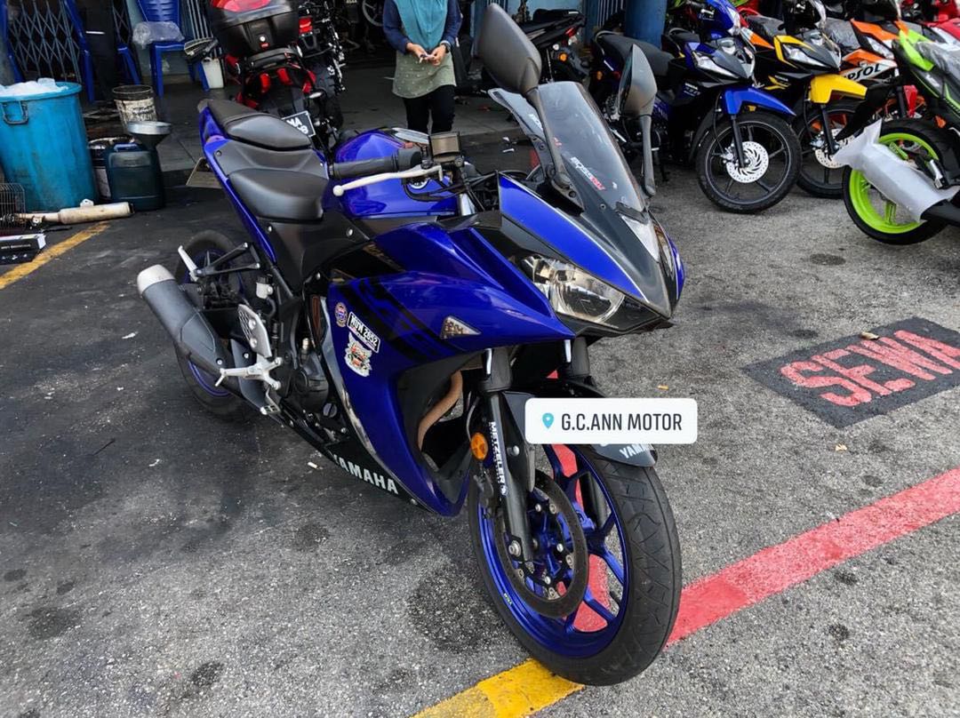 R25 hotsell v1 price