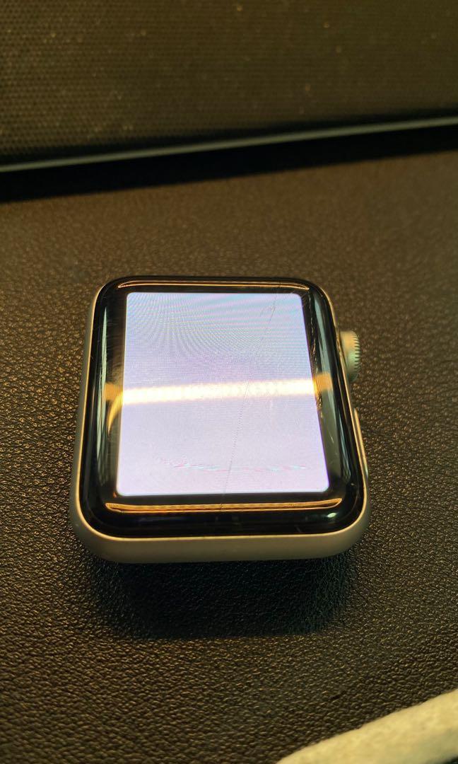 Apple watch series 3 cracked screen sales