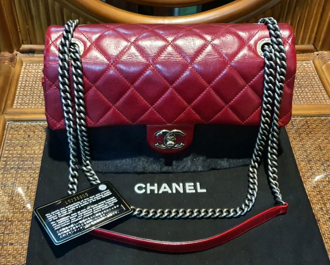 Chanel zipper bag clearance