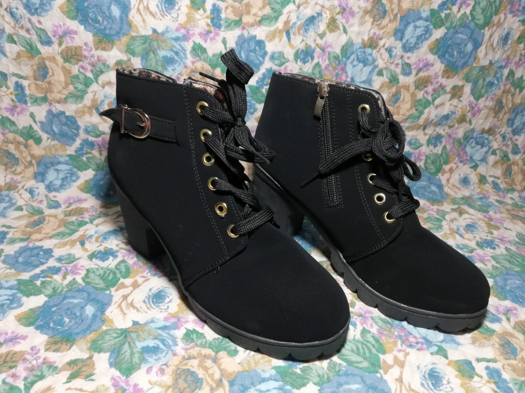 black trendy boots