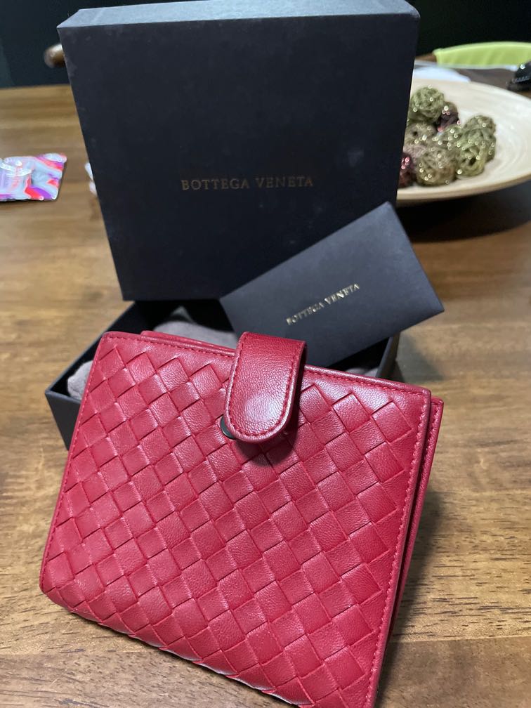 bottega veneta wallet red