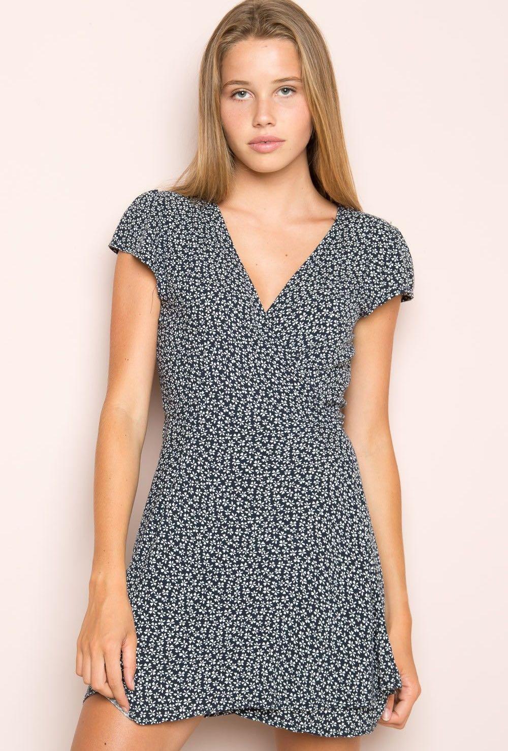 Brandy Melville Arianna Dress, 女裝, 連身裙& 套裝, 連身裙- Carousell