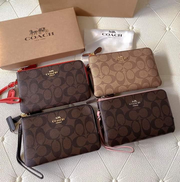 Coach Double Corner Zip Wristlet in Signature, Women's Fashion, Bags &  Wallets, Wallets & Card holders on Carousell