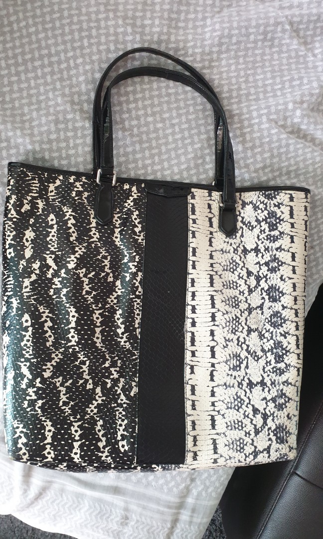 Black and white snakeskin coach purse cheap