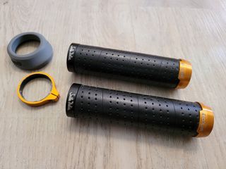 （分類：）位於 。 由 garyting845 提交（商品編號 1067562825，圖片 1）。簡介： 。