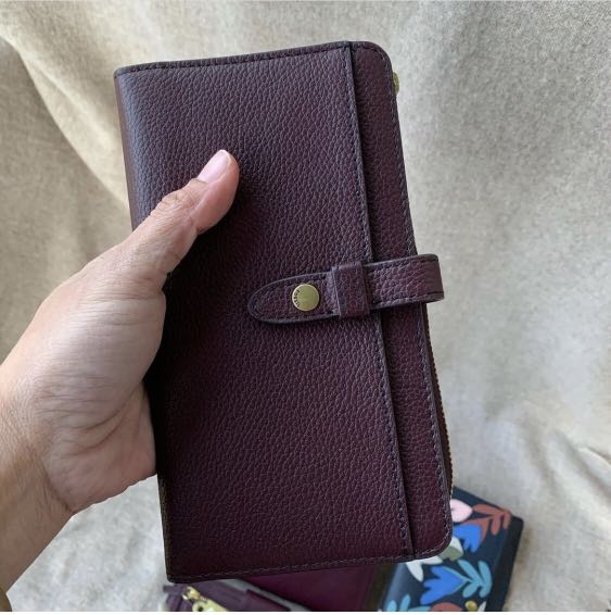 Fossil fiona tab clutch new arrivals
