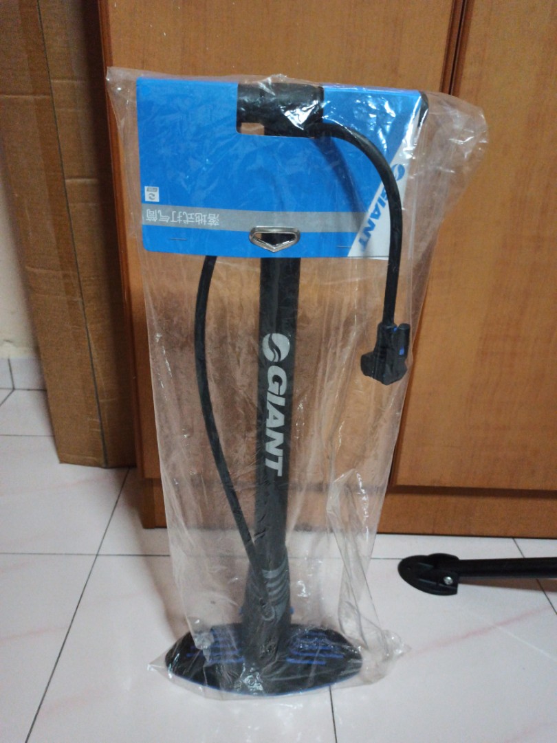 Giant air pump, Sports Equipment, Bicycles & Parts, Parts & Accessories