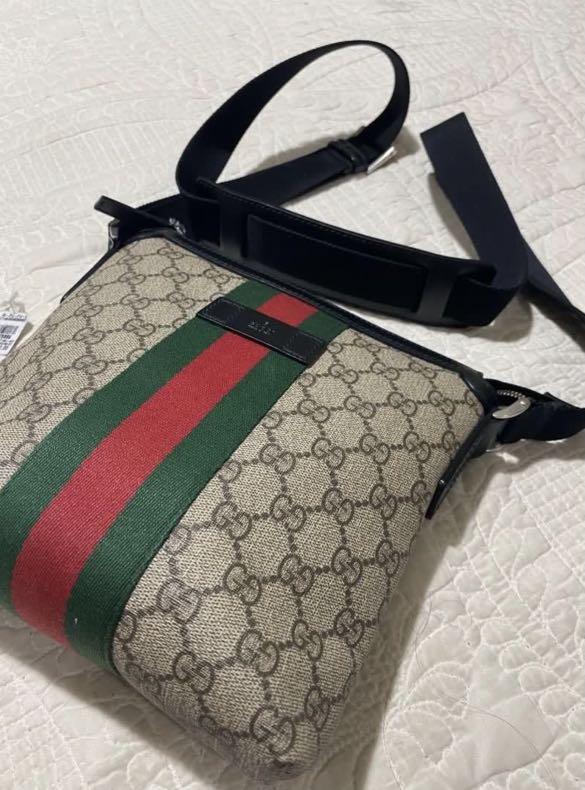 Gucci web gg best sale supreme flat messenger bag