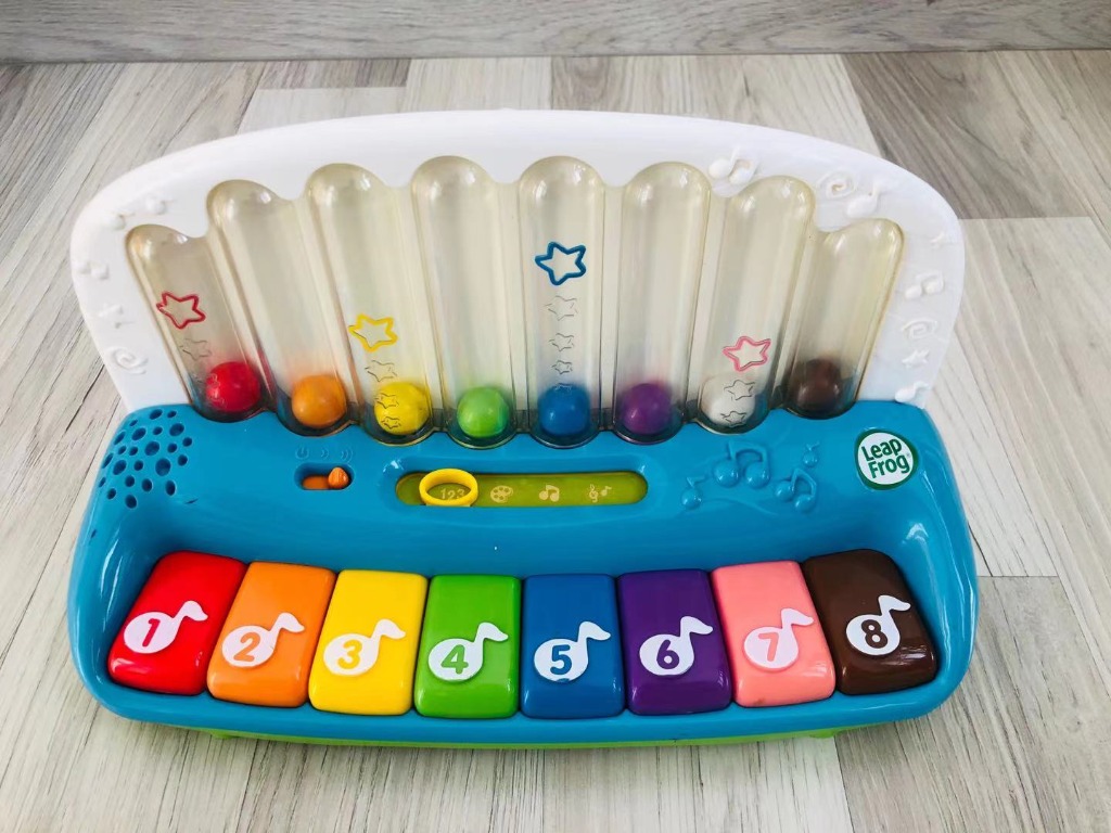 Leapfrog piano toy top