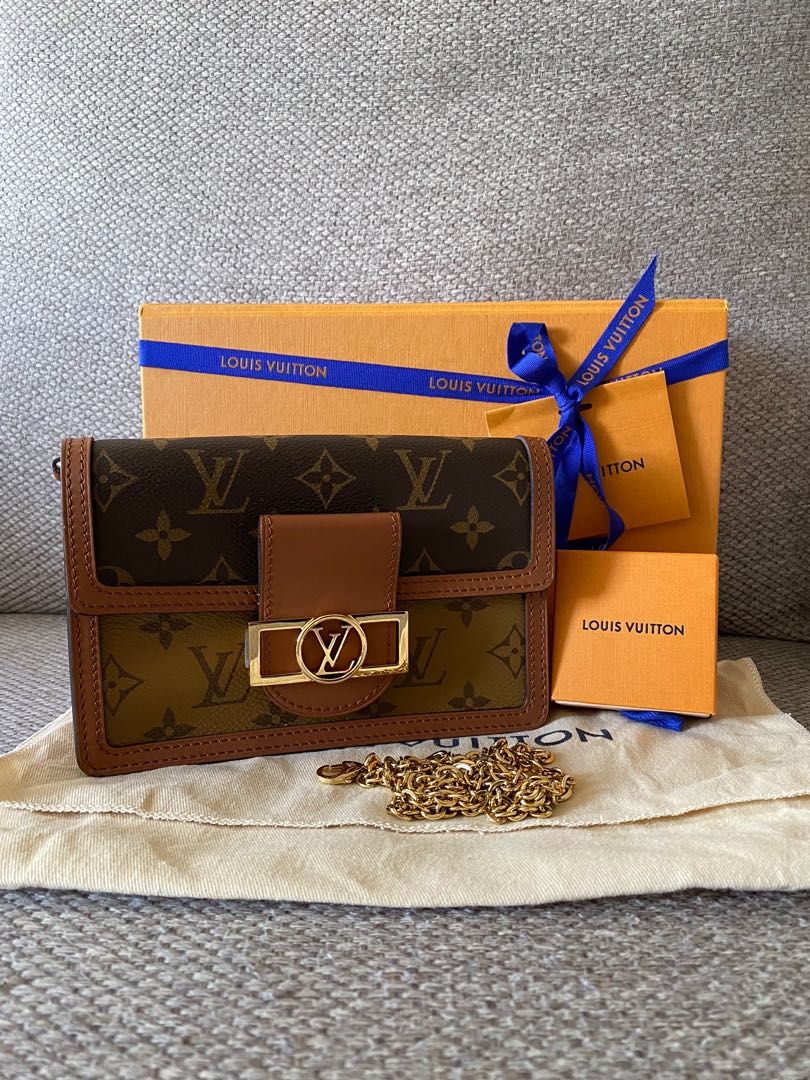 LV DAUPHINE CHAIN WALLET