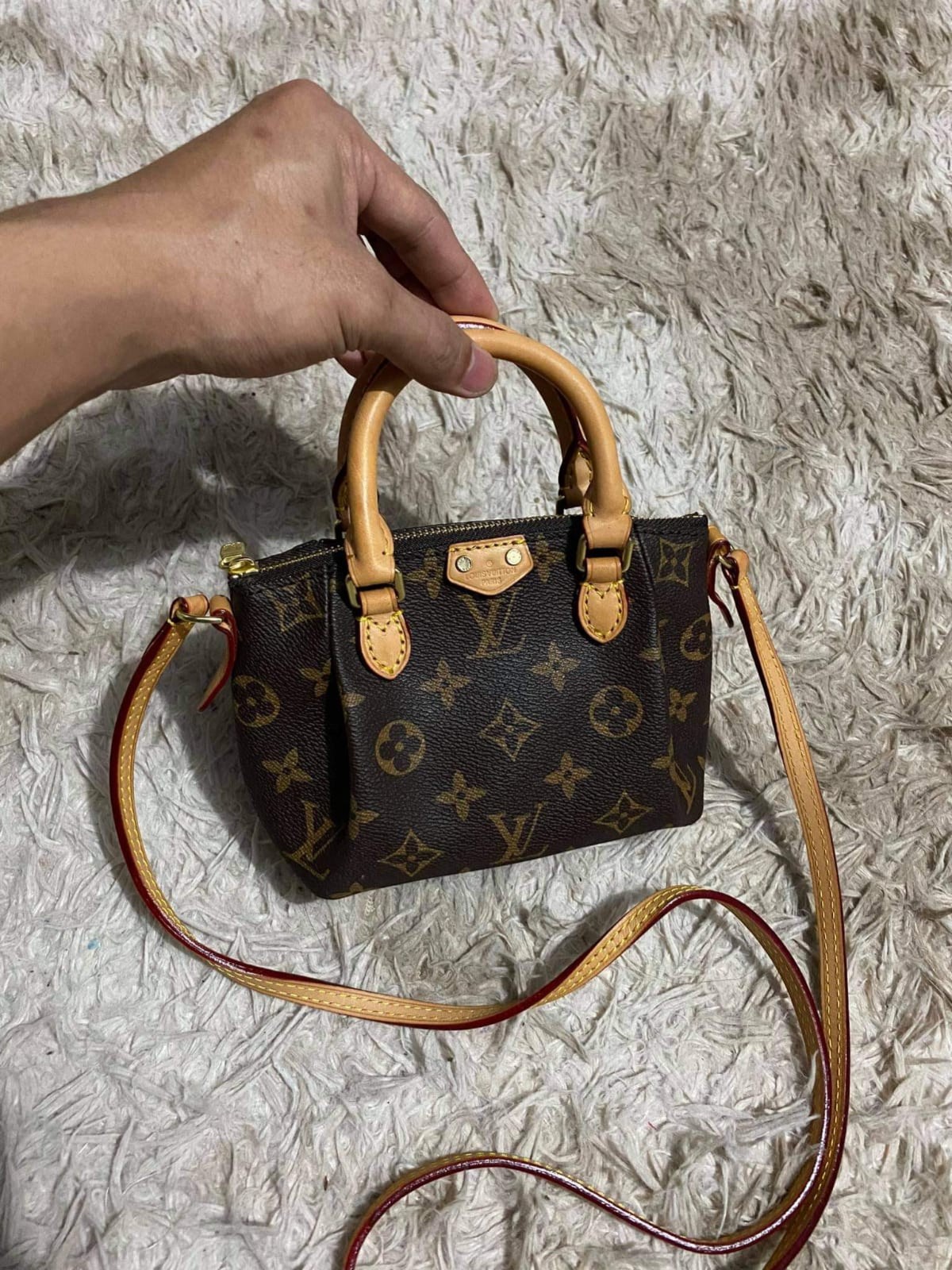 PRE-ORDER] Preloved Louis Vuitton Empreinte Leather Tote. 34*28cm., Luxury,  Bags & Wallets on Carousell