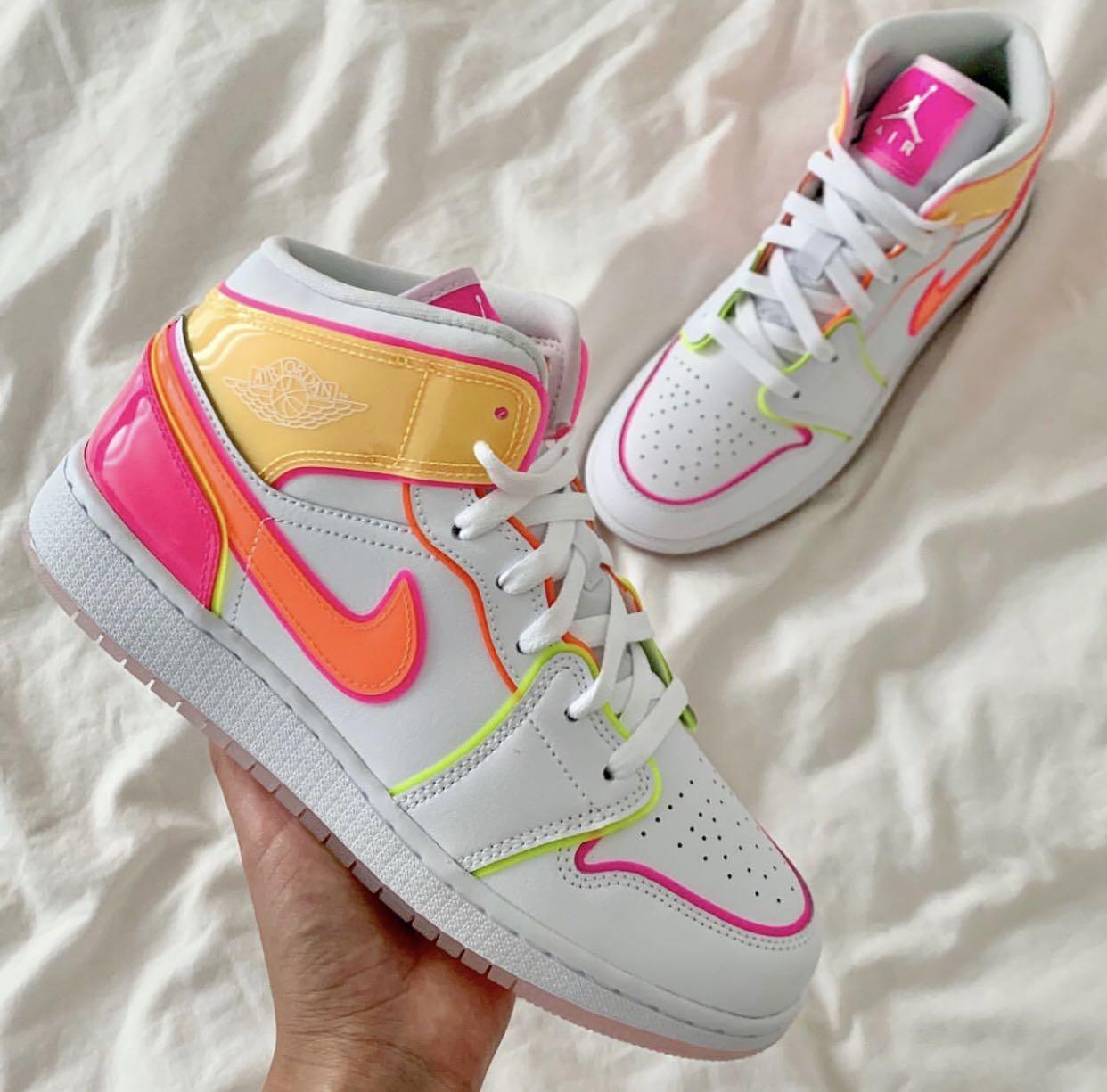 air jordan 1 mid edge glow women's