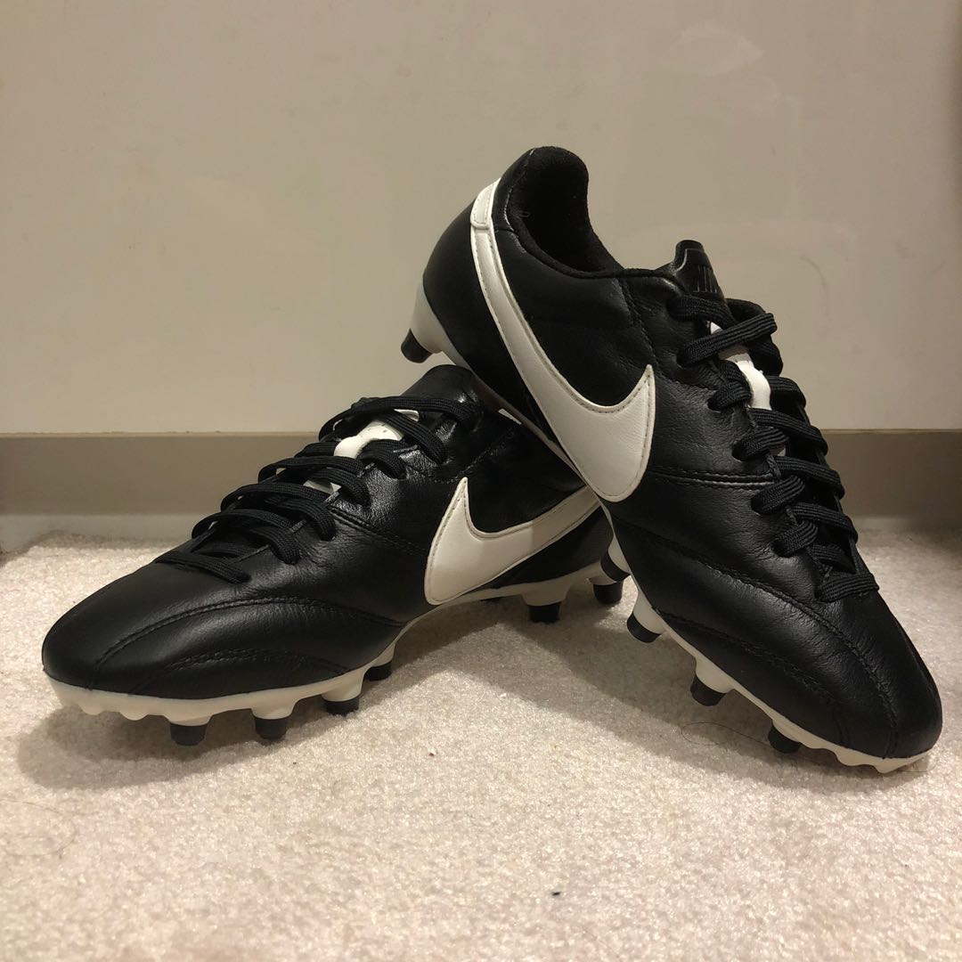 black tiempo football boots