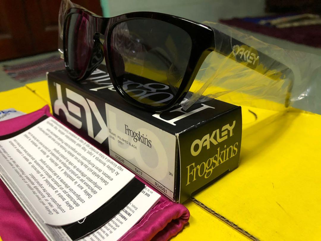 Oakley Frogskins Polished Black Grey, Men's Fashion, Watches & Accessories,  Sunglasses & Eyewear on Carousell