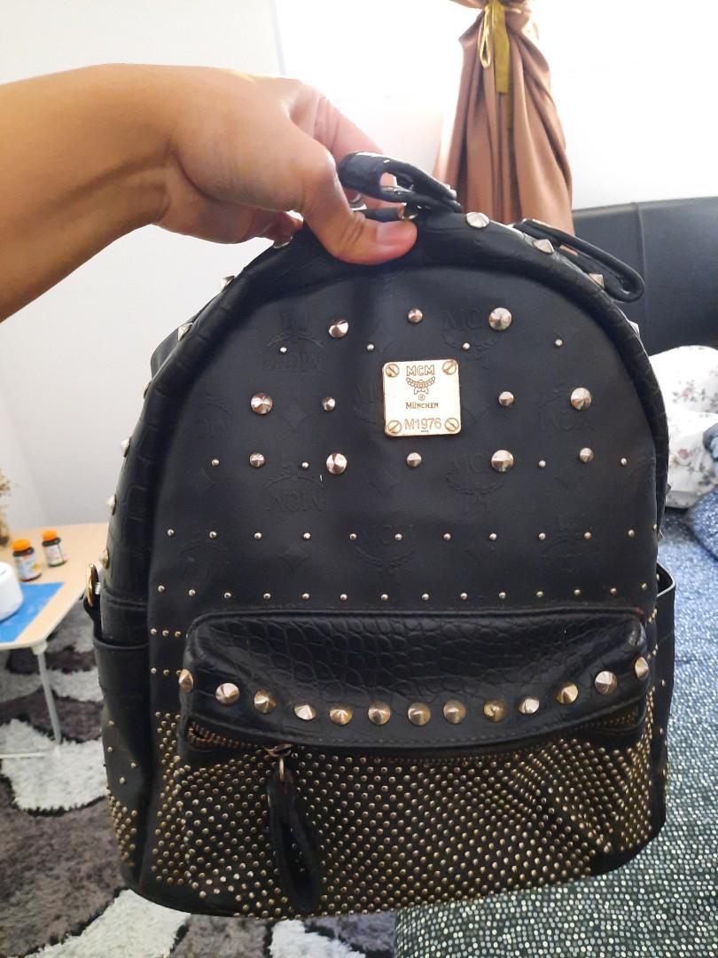 M1976 mcm bag store