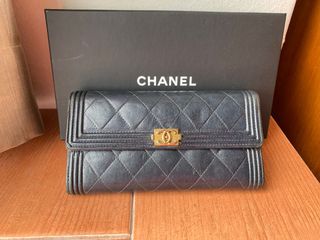 (Category: ) located in . Submitted by designergoodsforless (Listing ID 1067667037, Image 1). Description: .