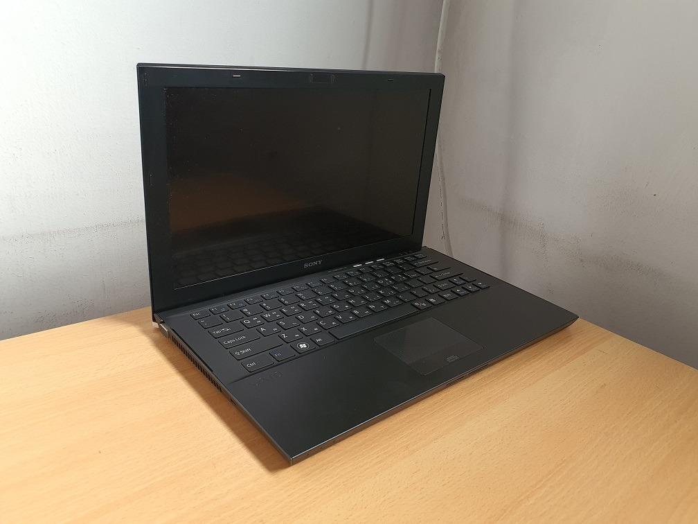 Sony Vaio Z VPCZ i5-2450M 4GB Ram 128GB SSD Backlit Ultrabook Sony Vaio Z VPCZ i5-2450M 4GB Ram 128GB SSD Backlit Ultrabook