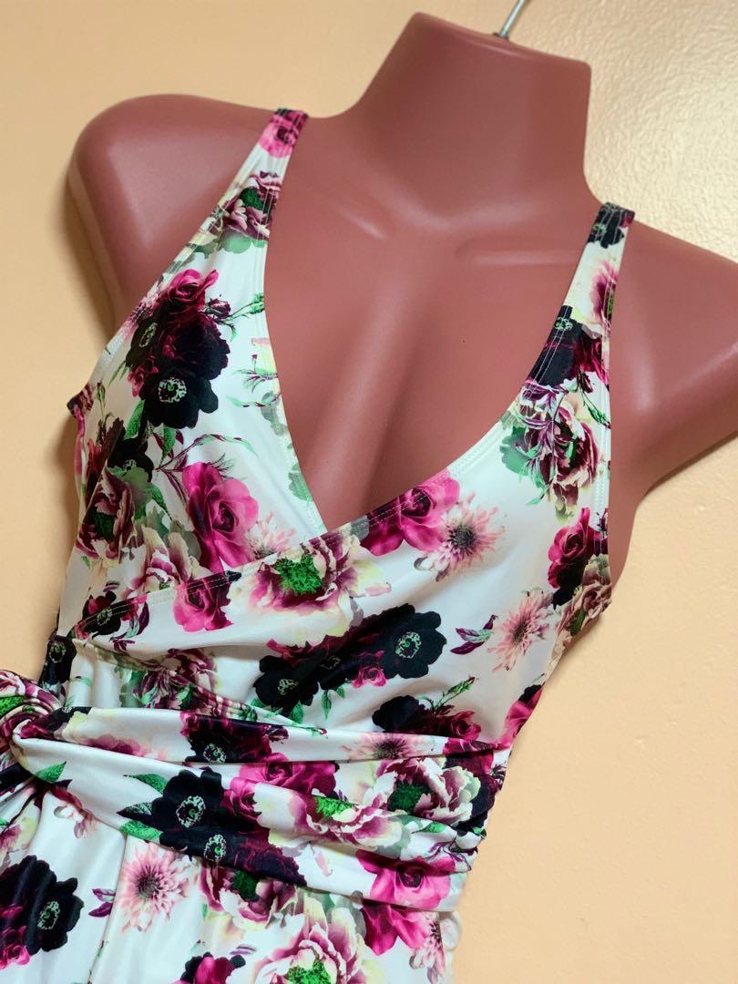 Swimsuit Small to Medium (Category: Bikinis & Swimsuits) located in Cavite. Submitted by jadeiris (Listing ID 1067611899, Image 2). Description: Makapal to super ganda ng quality ♥️ Di ko nagamit 😭 Clothes are preloved and well loved If clothes have issues it is indicated in the picture and honest issue. Some almost new. I’m changing my closet. Clothes become smaller since I got pregnant. Manage your expectations but expect good quality. Shopee 