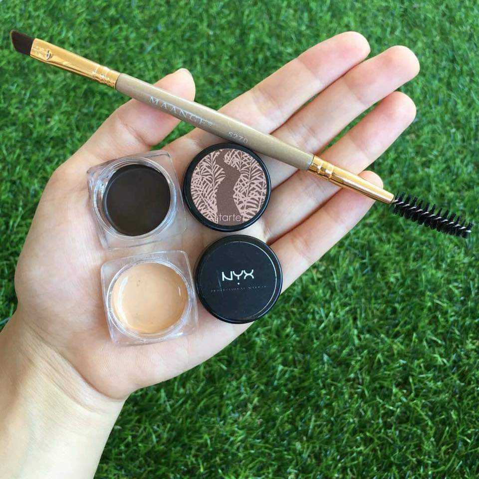 brush concealer kening