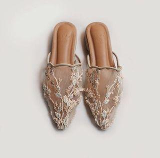 Vaia Raellyn in Creme
