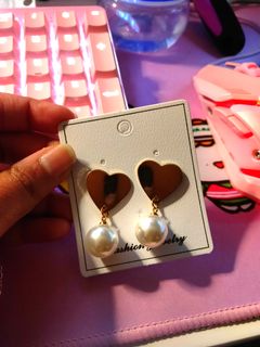 (Category: ) located in . Submitted by ABRosy (Listing ID 1067739413, Image 1). Description: .