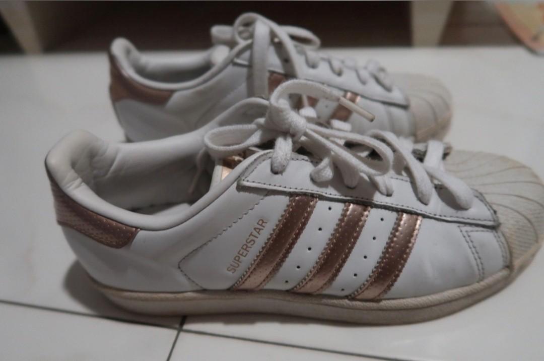 Adidas rose gold superstar stripe store