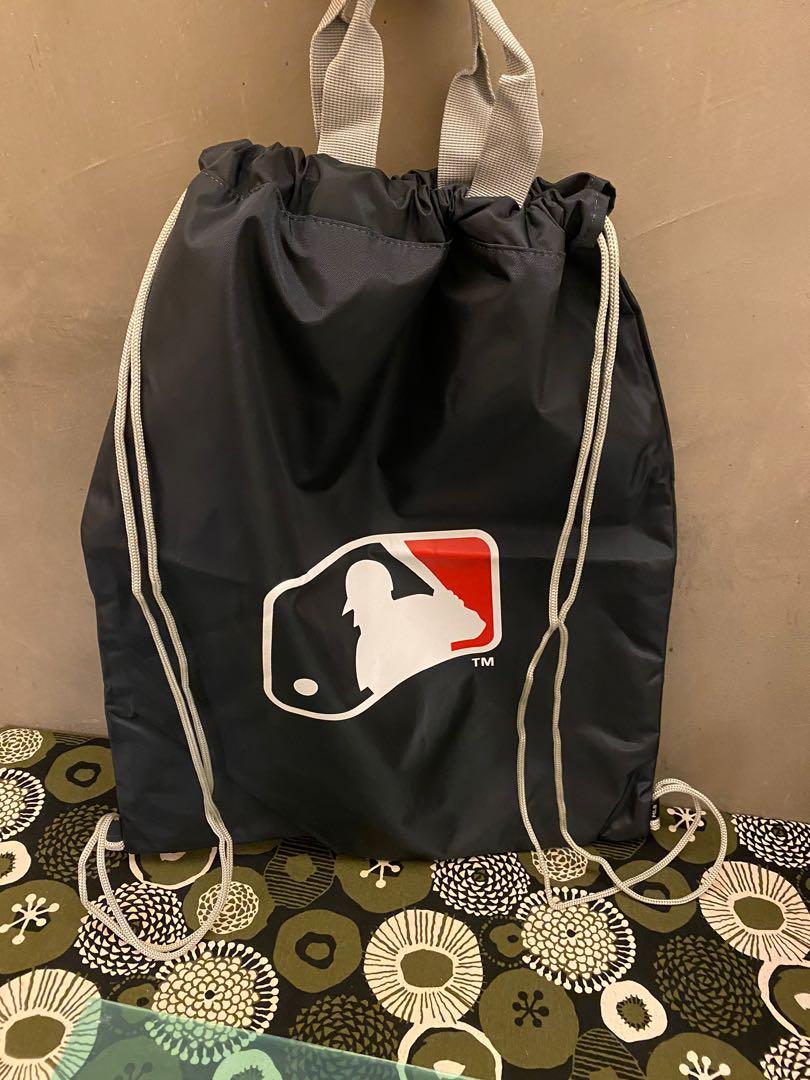 Backpack （分類：手袋及銀包）位於 Hong Kong。 由 wilsonszeto 提交（商品編號 1067875126，圖片 3）。簡介： Backpack HK$100 100% Real 1000% New Good Condition! Suitable for Men & Women Stylish, Trendy, Easy to carry! If interested in, pls whatsapp 95703008 有興趣請whatsapp 95703008 Pick up: only at MTR station: Prince Edward/North Point (you don't need to go out) By Post: postal charge paid by buyer By Courier: courier charge paid by buyer 太子或北角地鐵站 交收 (不用出閘) 郵寄買家付、順丰到付 。