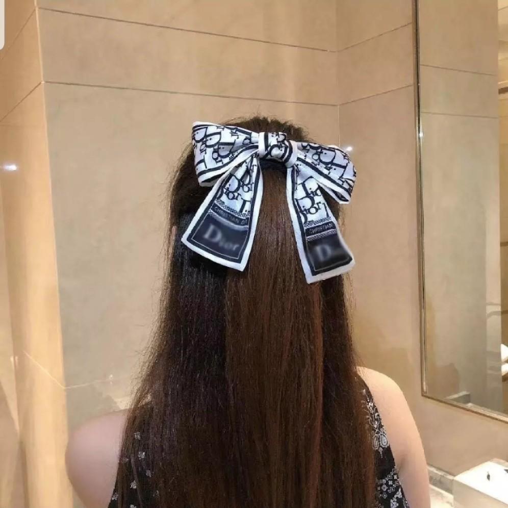 DIOR Ribbons Bow All-Inclusive Handmade Hair Accessories mini & medium size  into Hair Clips. 1. CD navy medium size = 250.- 2. CD navy…