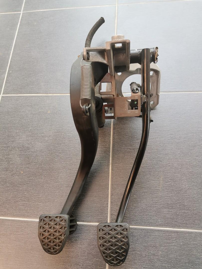 E46 Manual clutch pedal set, Auto Accessories on Carousell